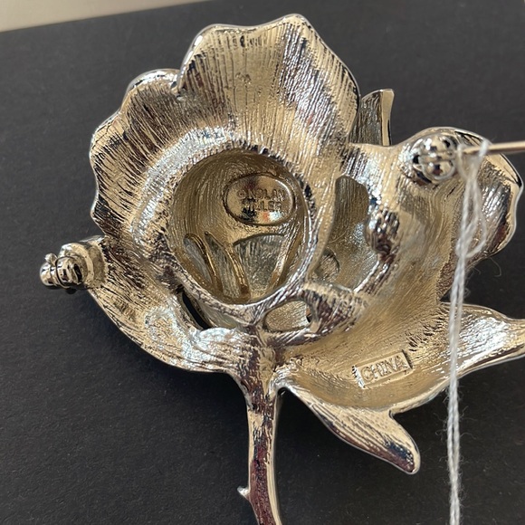 Nolan Miller rare vintage silver tone floral brooch - Picture 4 of 4